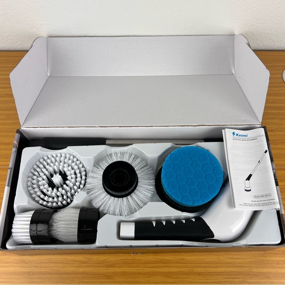 Electric Spin Scrubber, Cordless Shower Cleaning with 8 Replaceable Brush Heads - Picture 4 of 7